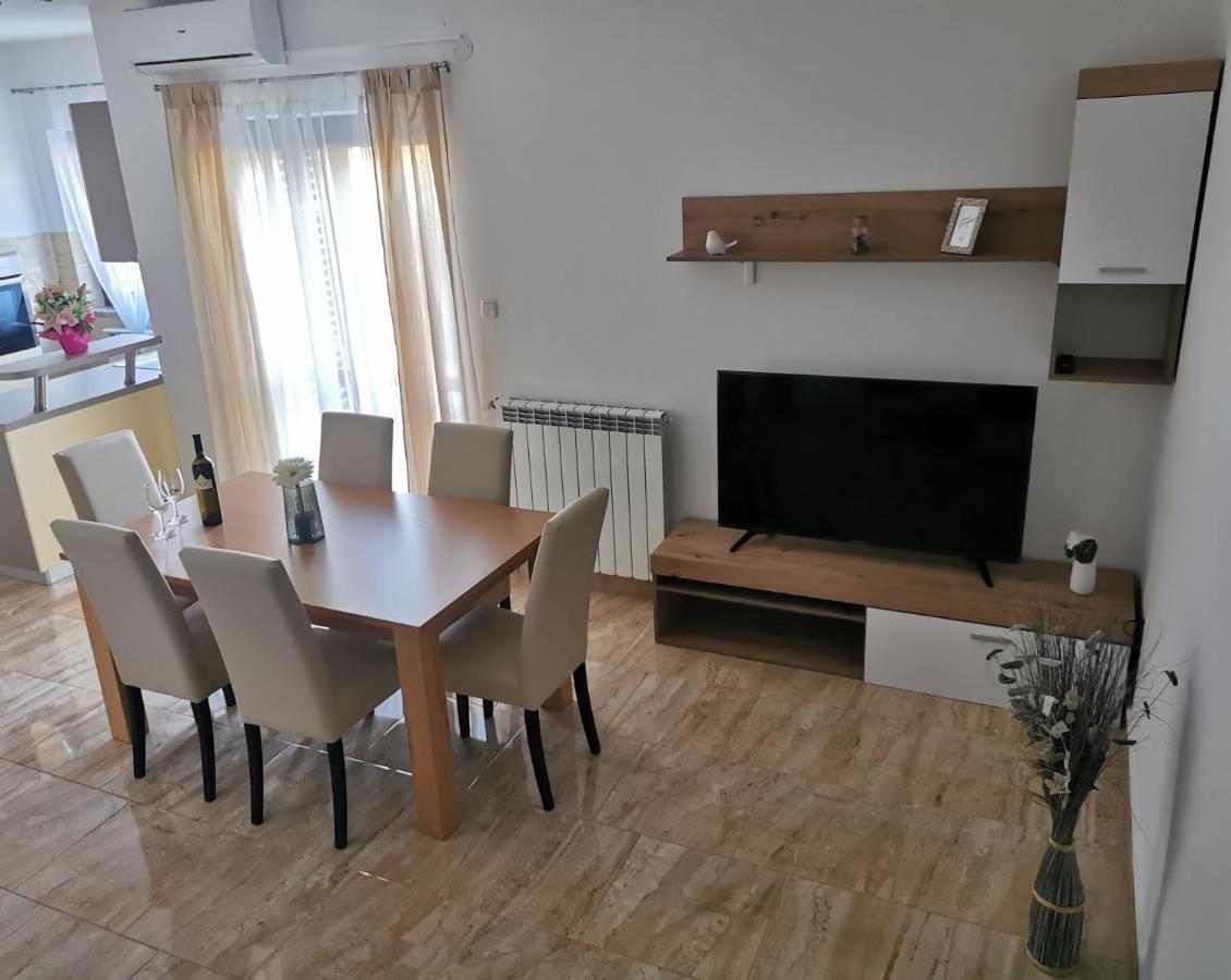 Apartman Martina Apartment Krsan Bagian luar foto