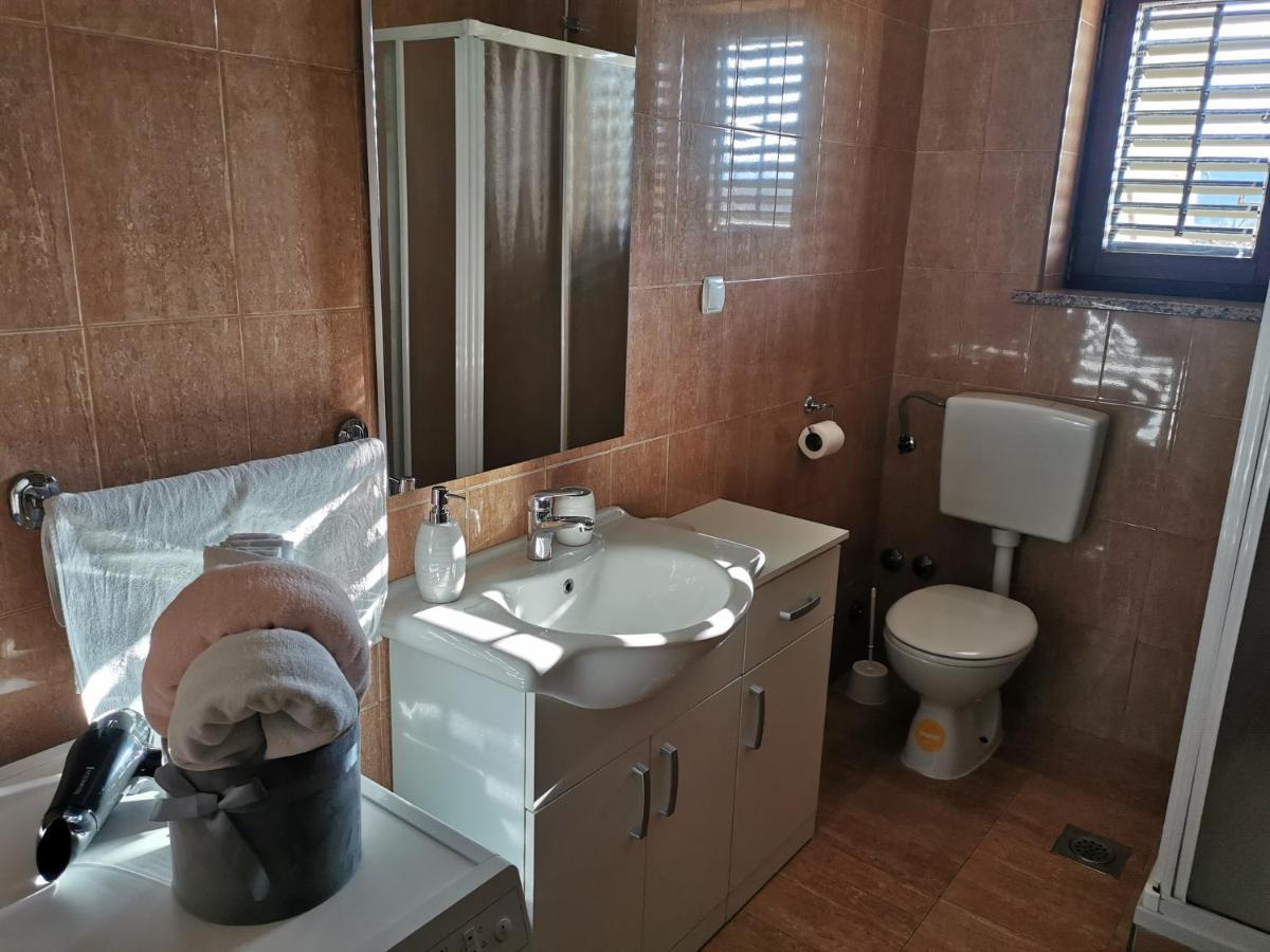 Apartman Martina Apartment Krsan Bagian luar foto