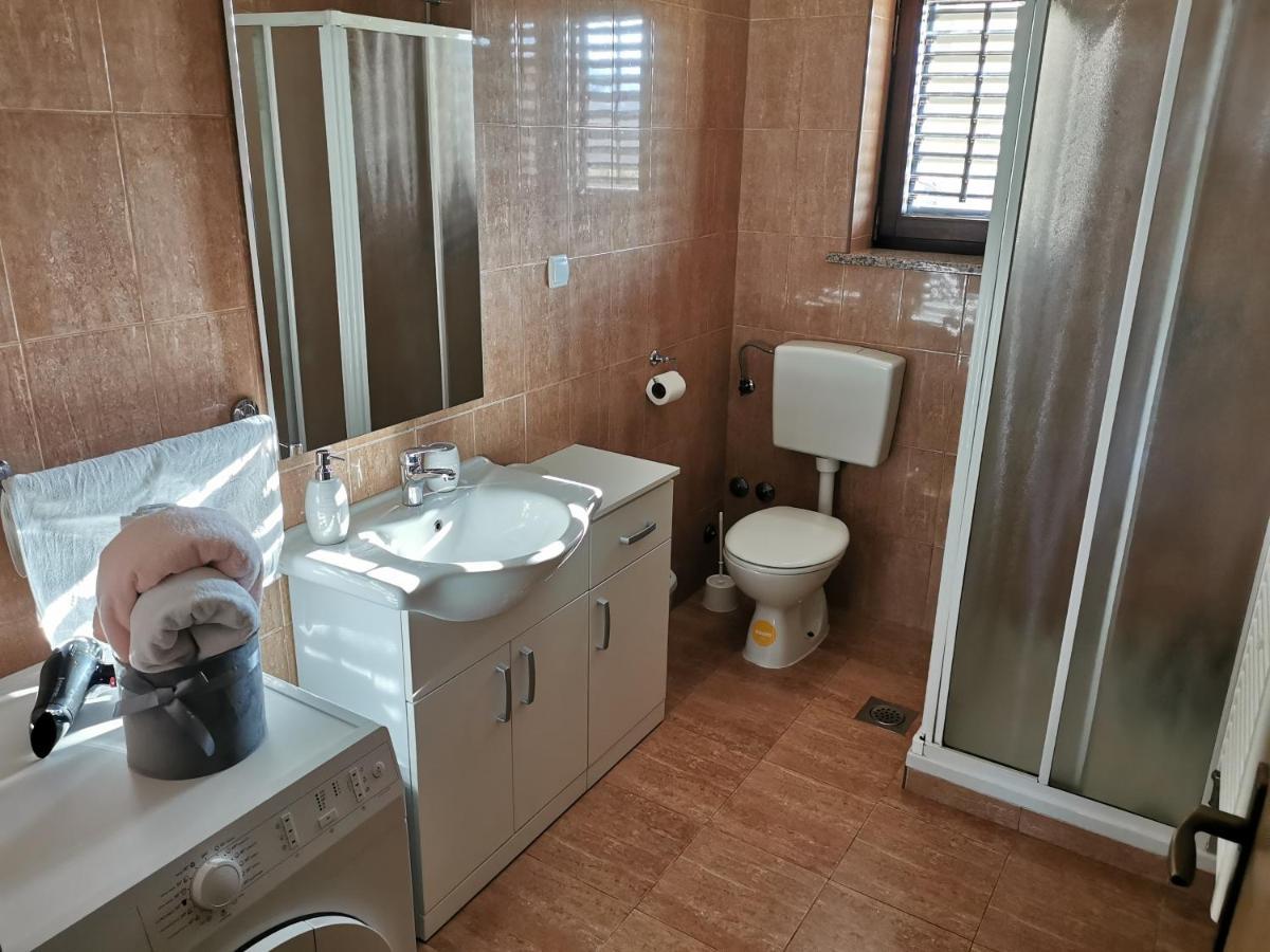 Apartman Martina Apartment Krsan Bagian luar foto